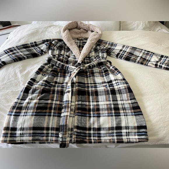 Vera Bradley Plush Fleece Plaid Belted Hooded Robe L/XL. - Picture 1 of 8